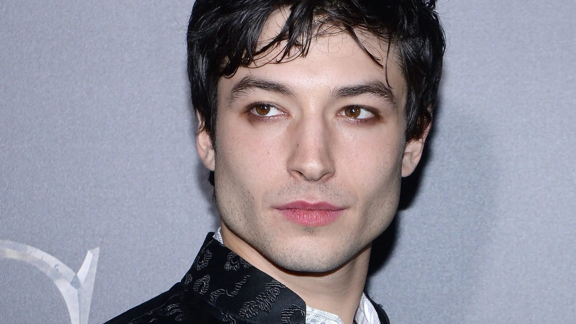 Ezra Miller Rompe Su Silencio Y Pide Perd N Estoy Sufriendo Problemas