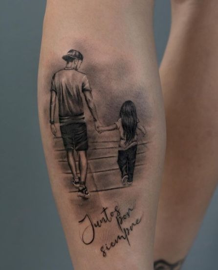 Rodrigo Cuba se tatuó foto junto a su hija que publicó cuando ganó la tenencia compartida 