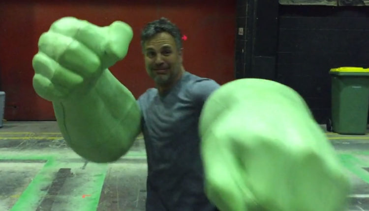 Twitter Mark Ruffalo Muestra Los Puños De Hulk Desde El Set De Thor Ragnarok Cinescape 