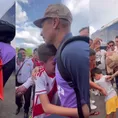 Paolo Guerrero y su enorme gesto con niños al llegar a Tarapoto