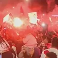 Perú vs. Chile: Hinchas realizaron espectacular banderazo en Santiago