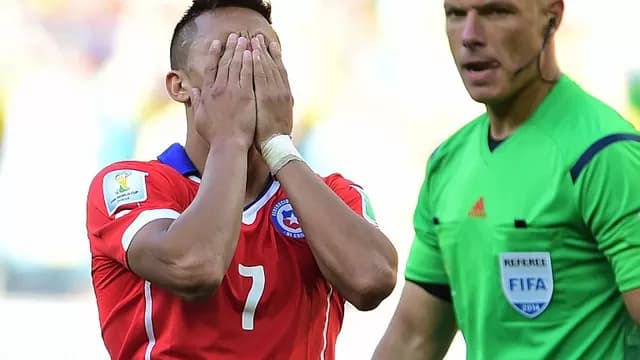La alegría de Brasil y el llanto de Chile tras los penales-foto-2