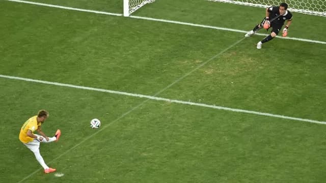 La alegría de Brasil y el llanto de Chile tras los penales-foto-7