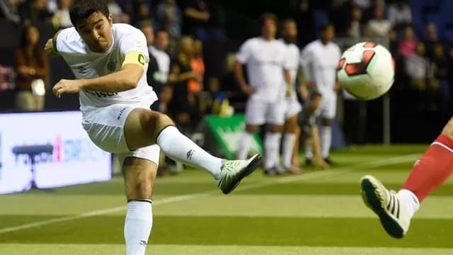Michael Ballack y Rivaldo. / Foto: Star Sixes-foto-2