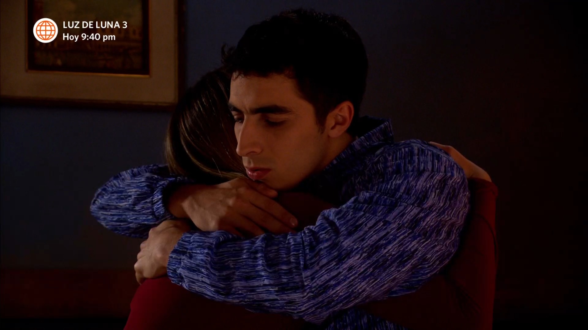 Jimmy consolando a Laia en su casa. Fuente: AméricaTV